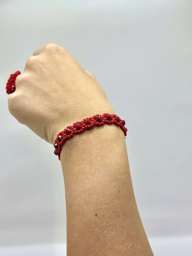 Cherry Red Armband.webp
